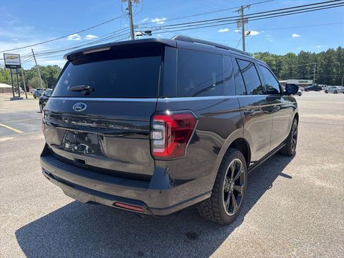 Used 2024 Ford Expedition Limited AWD/4WD image 5