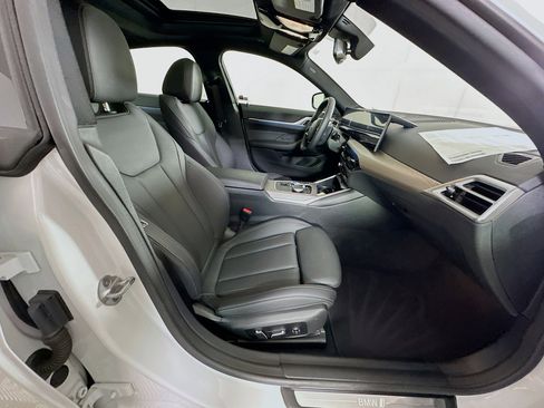 Used 2025 BMW i4 eDrive40 image 33