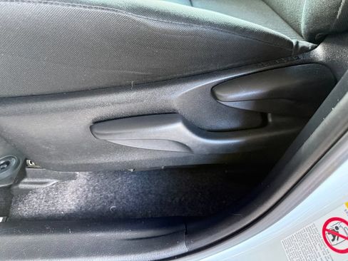 Used 2016 Toyota RAV4 LE AWD/4WD image 26