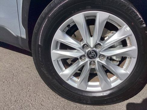 Certified 2023 Toyota Corolla Cross LE AWD/4WD image 5