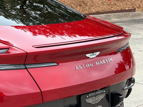 Used 2025 Aston Martin DB12 Coupe RWD image 8