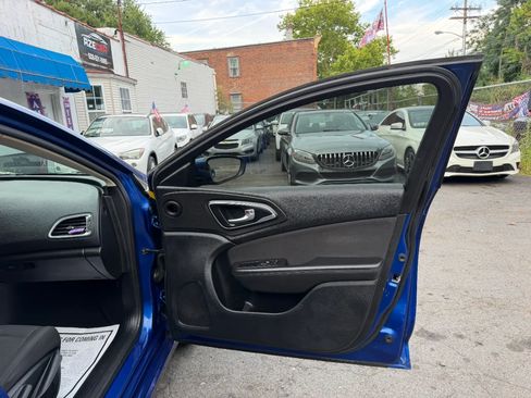 Used 2015 Chrysler 200 Limited FWD image 37