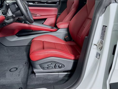 New 2026 Porsche Macan 4S Electric AWD/4WD image 22