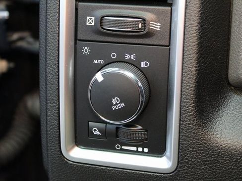 Used 2020 RAM 1500 Classic SLT w/ Trailer Tow Group image 16