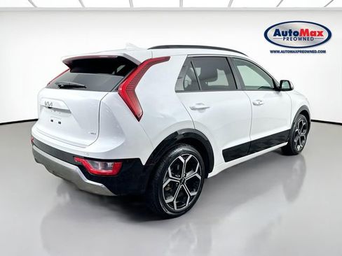 Used 2023 Kia Niro EX Touring FWD image 2