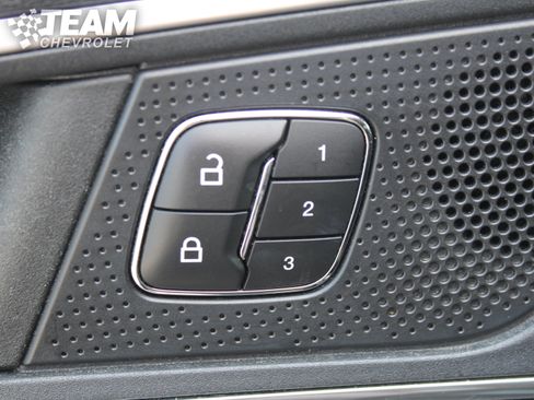 Used 2022 Ford Edge Titanium AWD/4WD image 11