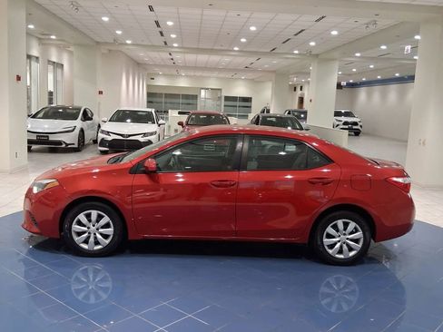 Used 2016 Toyota Corolla LE image 3