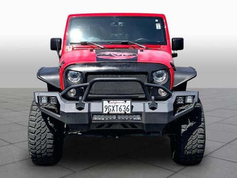 Used 2017 Jeep Wrangler Unlimited Rubicon AWD/4WD image 3