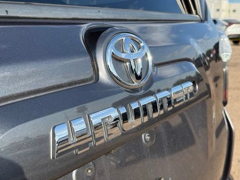 Used 2016 Toyota 4Runner SR5 AWD/4WD image 14