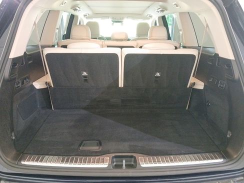 Used 2022 Mercedes-Benz GLS 450 4MATIC image 9