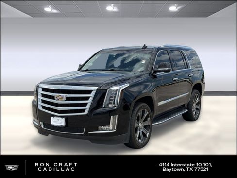 Used 2016 Cadillac Escalade Luxury RWD image 1