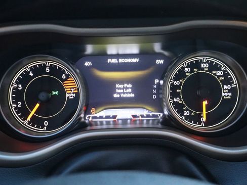 Used 2018 Jeep Cherokee Limited image 33