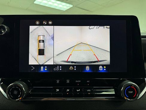 Used 2024 Chevrolet Colorado Trail Boss w/ Technology Package image 20