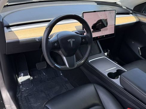Used 2023 Tesla Model Y Long Range AWD/4WD image 25