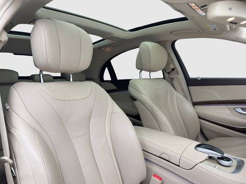 Used 2015 Mercedes-Benz S 550 Sedan w/ Sport Package w/ Sport Package image 40