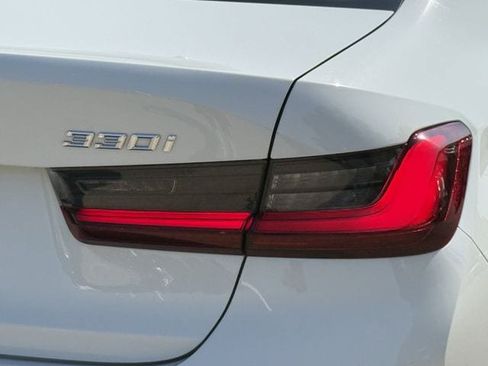 Used 2022 BMW 330i Sedan w/ Convenience Package RWD image 6