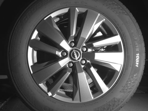 Used 2025 Nissan Pathfinder SV AWD/4WD image 14