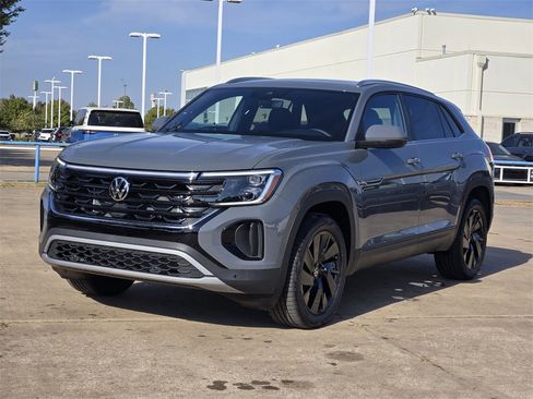 New 2026 Volkswagen Atlas Cross Sport SE image 2