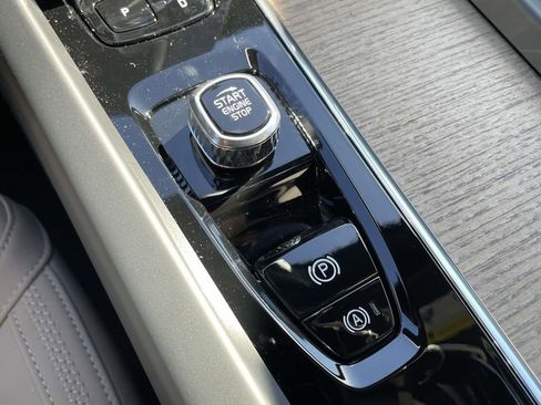 New 2026 Volvo XC60 B5 Plus w/ Protection Package Premier image 22