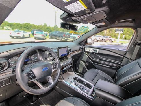 Used 2020 Ford Explorer Limited w/ Class III Trailer Tow Package AWD/4WD image 16