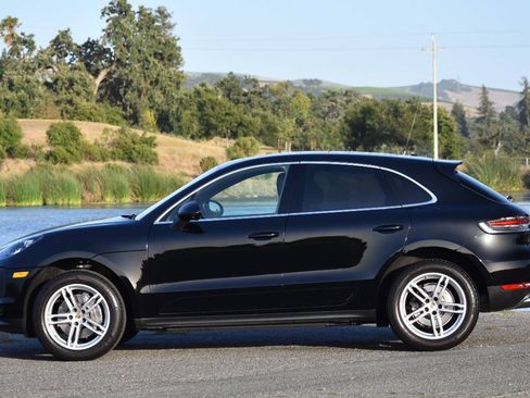 Used 2021 Porsche Macan AWD/4WD image 13