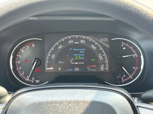 Used 2025 Toyota RAV4 XLE AWD/4WD image 17
