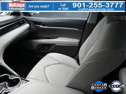 Used 2023 Toyota Camry XLE image 11