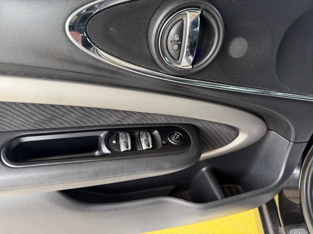 Used 2016 MINI Cooper Clubman FWD image 7