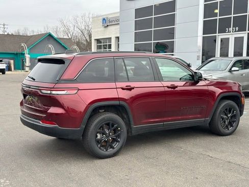 New 2026 Jeep Grand Cherokee Altitude image 8