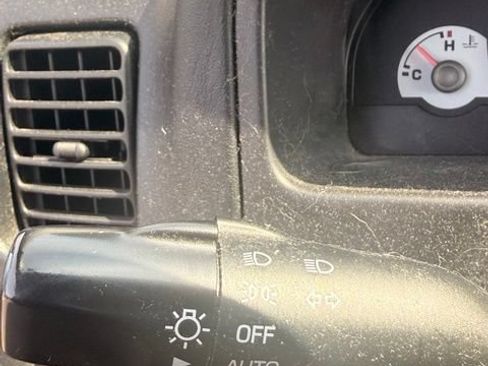 Used 2005 Ford Escape Limited FWD image 11