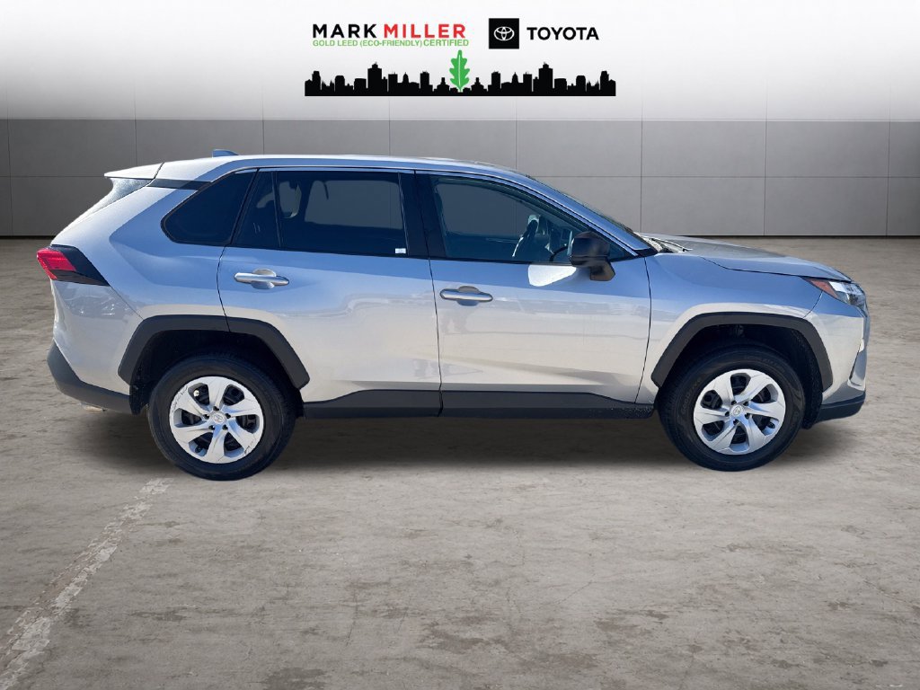 Used 2025 Toyota RAV4 LE AWD/4WD image 6