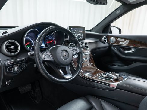 Used 2018 Mercedes-Benz GLC 300 4MATIC image 12