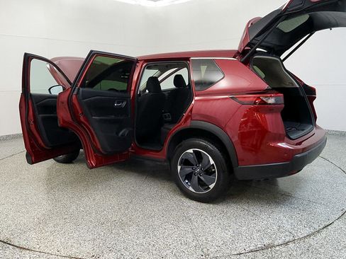 Used 2024 Nissan Rogue SV AWD/4WD image 10