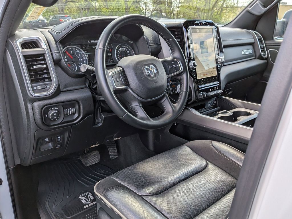 Used 2023 RAM 1500 Laramie AWD/4WD image 9