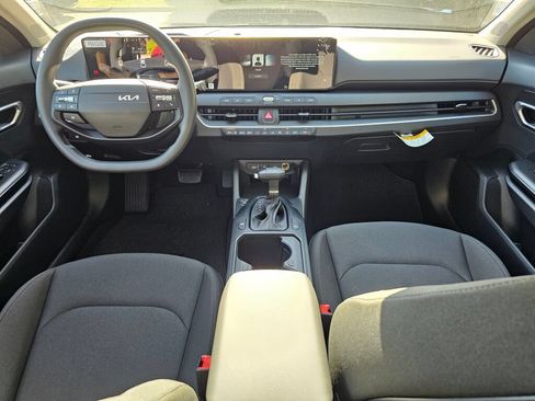 New 2026 Kia K4 FWD image 9