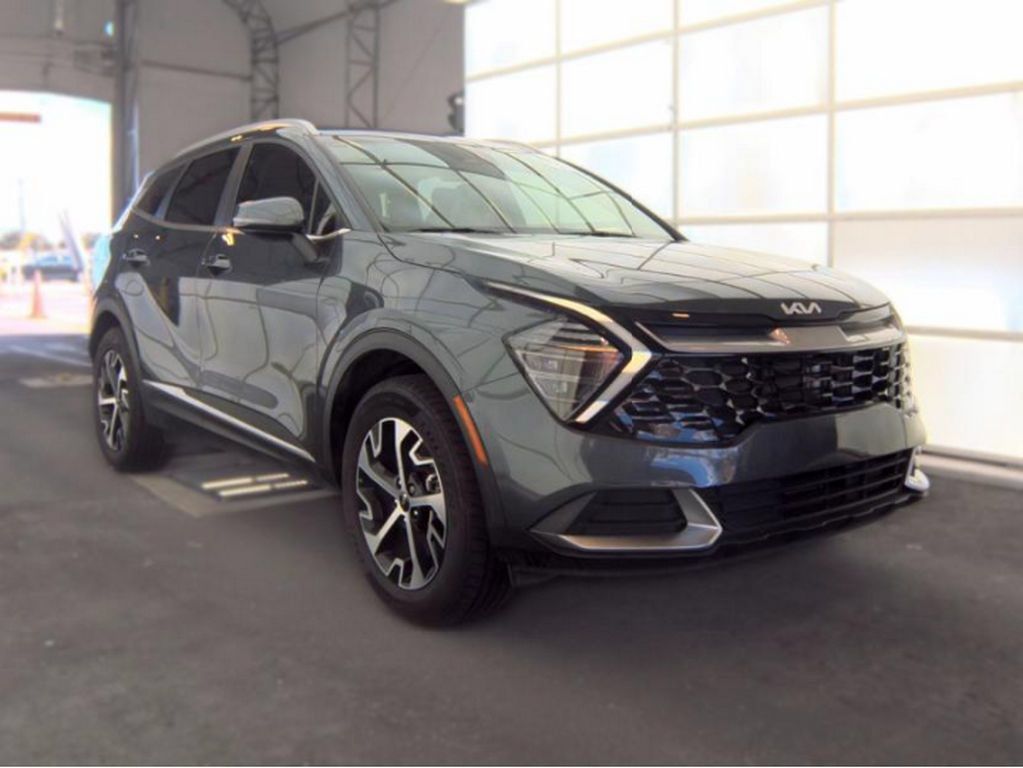 Used 2024 Kia Sportage EX AWD/4WD image 4