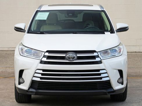 Used 2018 Toyota Highlander XLE FWD image 46