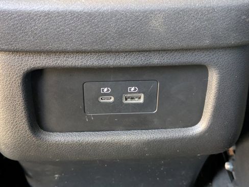 Certified 2025 Nissan Pathfinder SV image 18