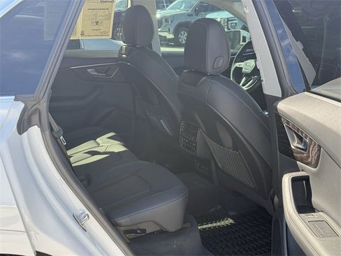 Used 2023 Audi Q8 Premium Plus w/ Premium Plus Package image 32