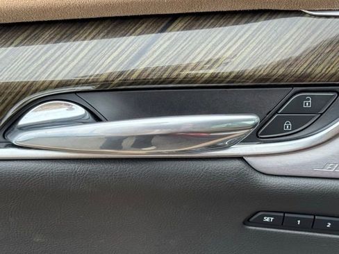 Certified 2022 Cadillac XT6 Sport w/ Platinum Package image 17