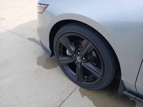 Used 2024 Honda Accord Sport image 9