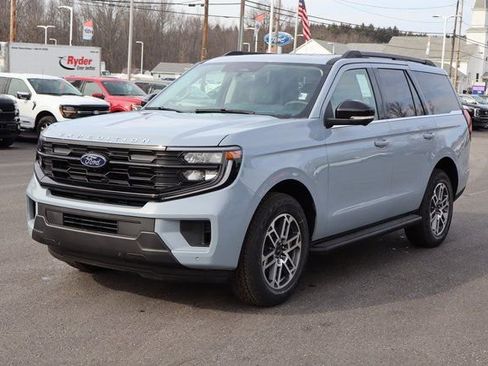 New 2026 Ford Expedition Active image 17