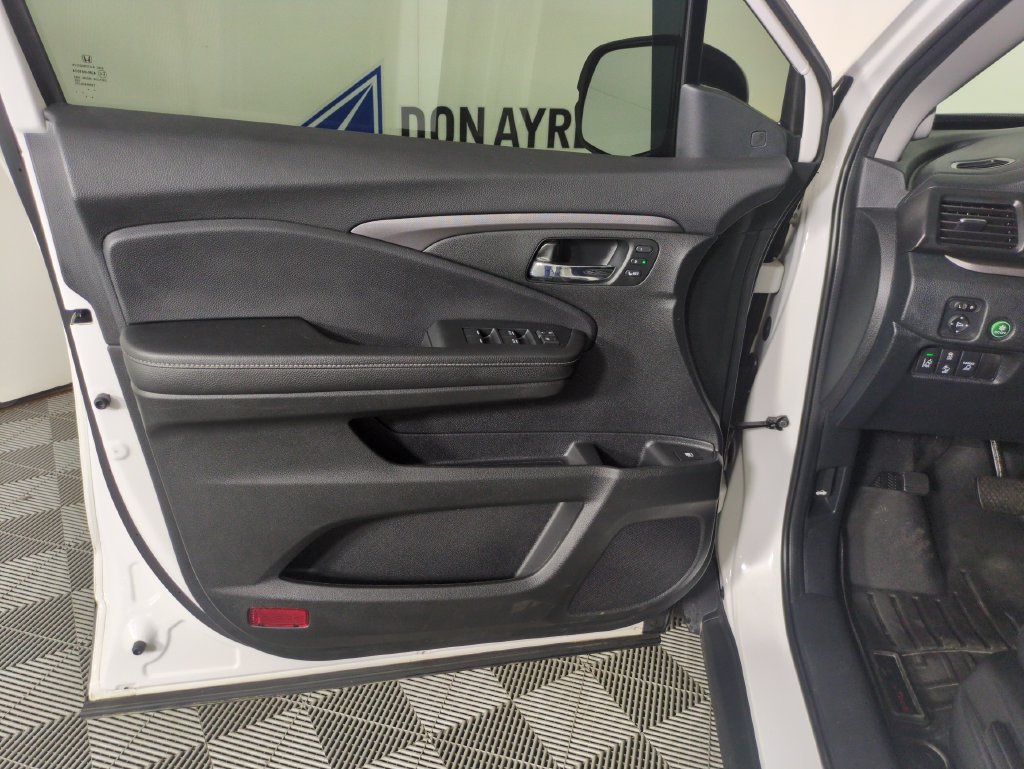 Certified 2023 Honda Ridgeline RTL image 15