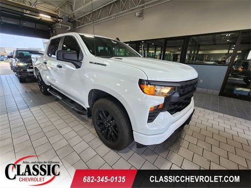 Used 2026 Chevrolet Silverado 1500 Custom w/ Turbomax Blackout Package RWD image 1