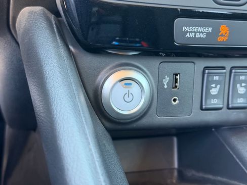 Certified 2019 Nissan Leaf SV w/ SV Technology Package image 28