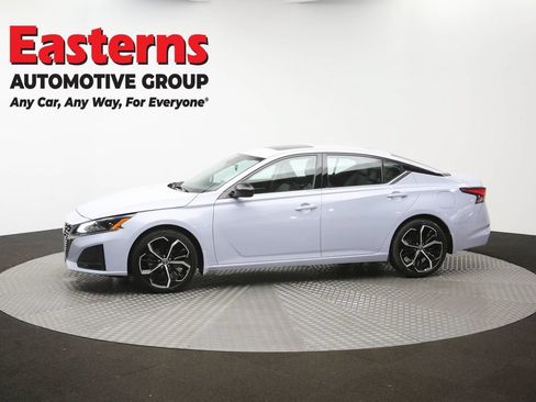 Used 2025 Nissan Altima 2.5 SR w/ SR Premium Package FWD image 59
