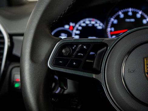 Used 2022 Porsche Cayenne S image 40