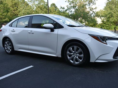 Used 2025 Toyota Corolla LE FWD image 28