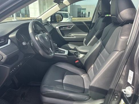 Used 2022 Toyota RAV4 XLE Premium AWD/4WD image 17
