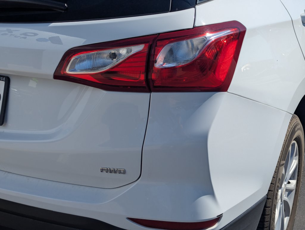 Used 2021 Chevrolet Equinox LS AWD/4WD image 4